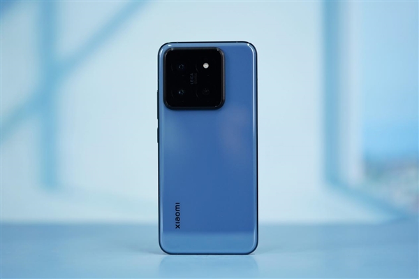 重庆时时彩：小米SU7定制色！小米14流星蓝图赏