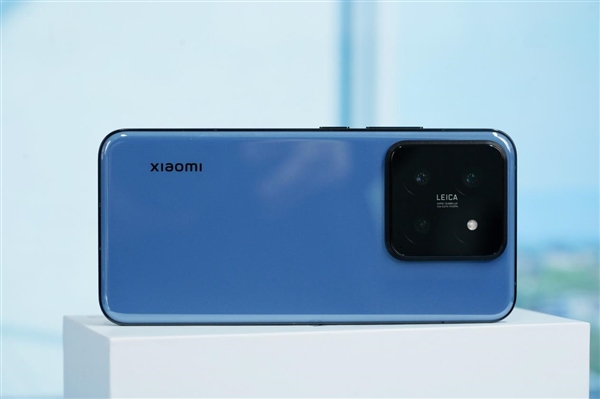 重庆时时彩：小米SU7定制色！小米14流星蓝图赏