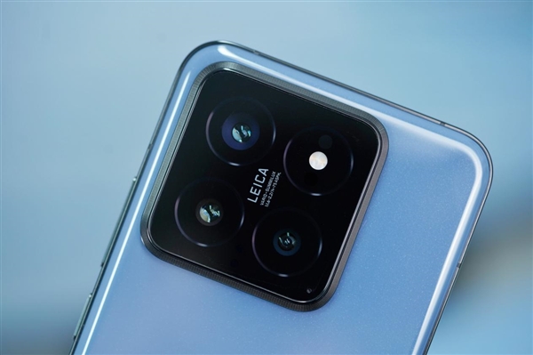 重庆时时彩：小米SU7定制色！小米14流星蓝图赏