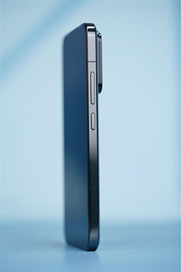 重庆时时彩：小米SU7定制色！小米14流星蓝图赏