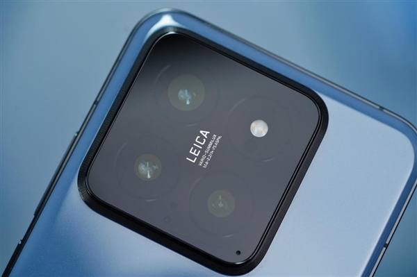 重庆时时彩：小米SU7定制色！小米14流星蓝图赏