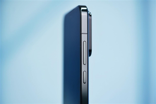 重庆时时彩：小米SU7定制色！小米14流星蓝图赏