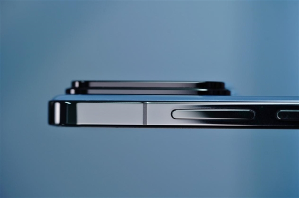 重庆时时彩：小米SU7定制色！小米14流星蓝图赏