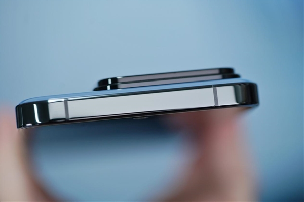 重庆时时彩：小米SU7定制色！小米14流星蓝图赏