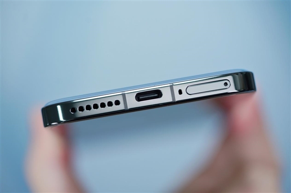 重庆时时彩：小米SU7定制色！小米14流星蓝图赏